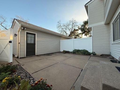 7608 Hampshire Avenue N, Brooklyn Park, MN 55428