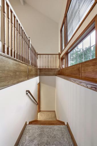 13426 Excelsior Blvd - Web Quality - 003 - 03 Foyer.jpg
