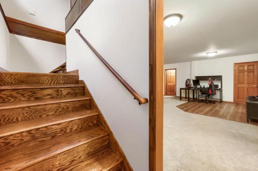 13426 Excelsior Blvd - Web Quality - 001 - 01 Foyer.jpg