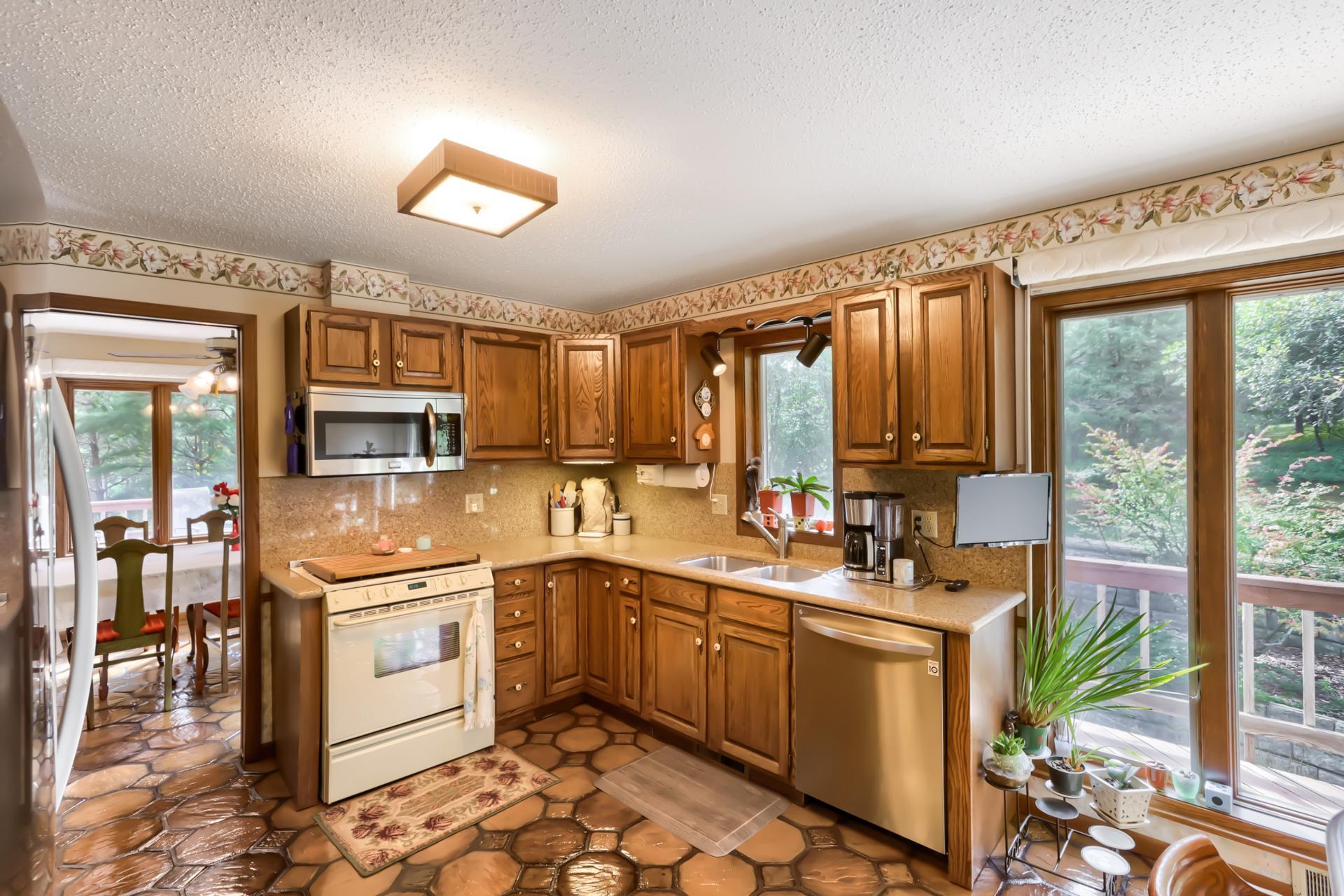 9900 Primrose Ave Kitchen