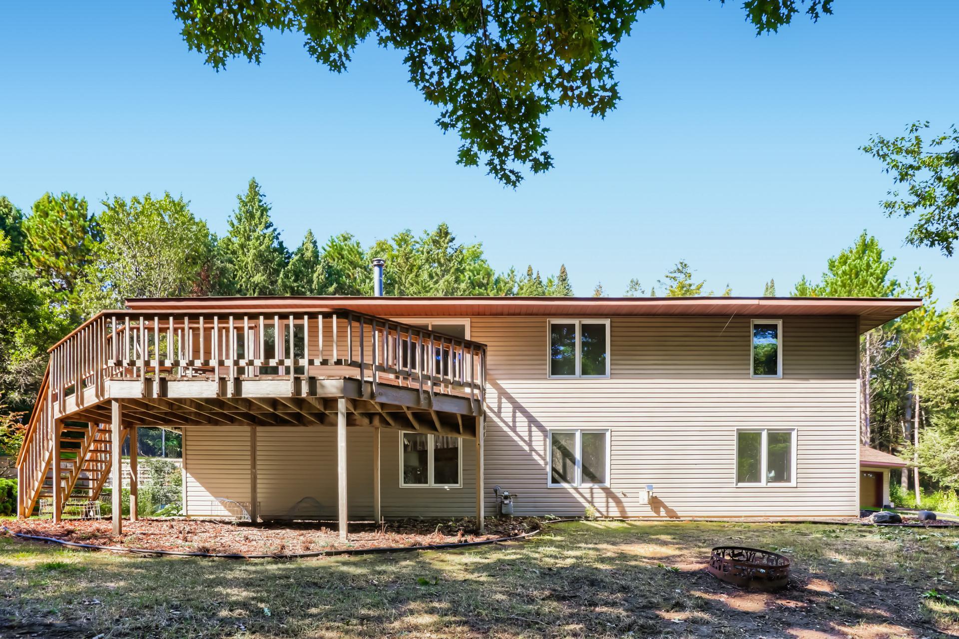 9900 Primrose Ave N - MLS Sized - 030 - 27 Exterior Rear.jpg