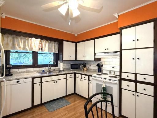 514 4th Avenue SE, Stewartville, MN 55976