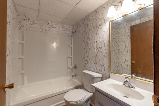 1701 Quail Roost Drive, North Mankato, MN 56003