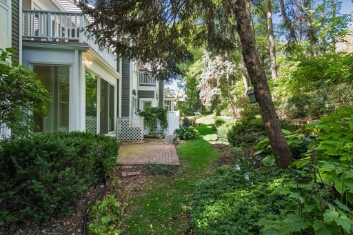 145 Edgewood Court, Wayzata, MN 55391