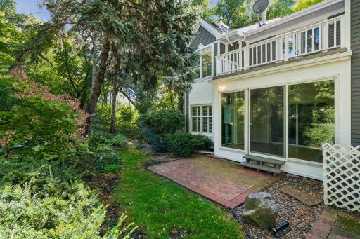 145 Edgewood Court, Wayzata, MN 55391