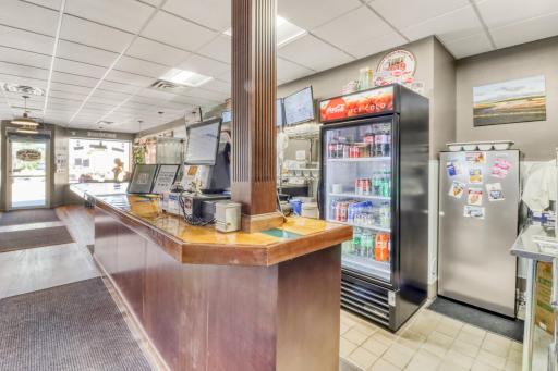 41 N Broadway, Pelican Rapids, MN 56572