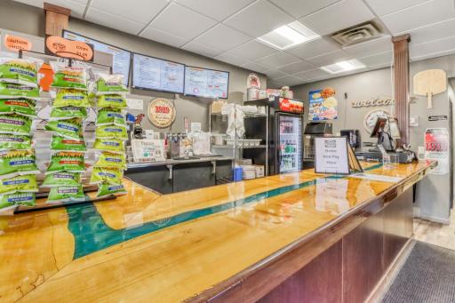 41 N Broadway, Pelican Rapids, MN 56572