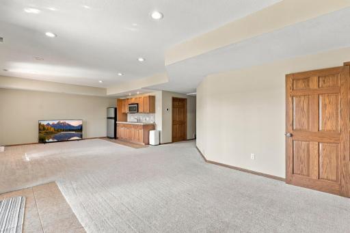 18344 Lake Forest Drive, Lakeville, MN 55044
