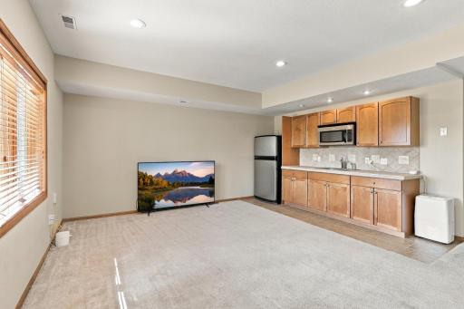 18344 Lake Forest Drive, Lakeville, MN 55044
