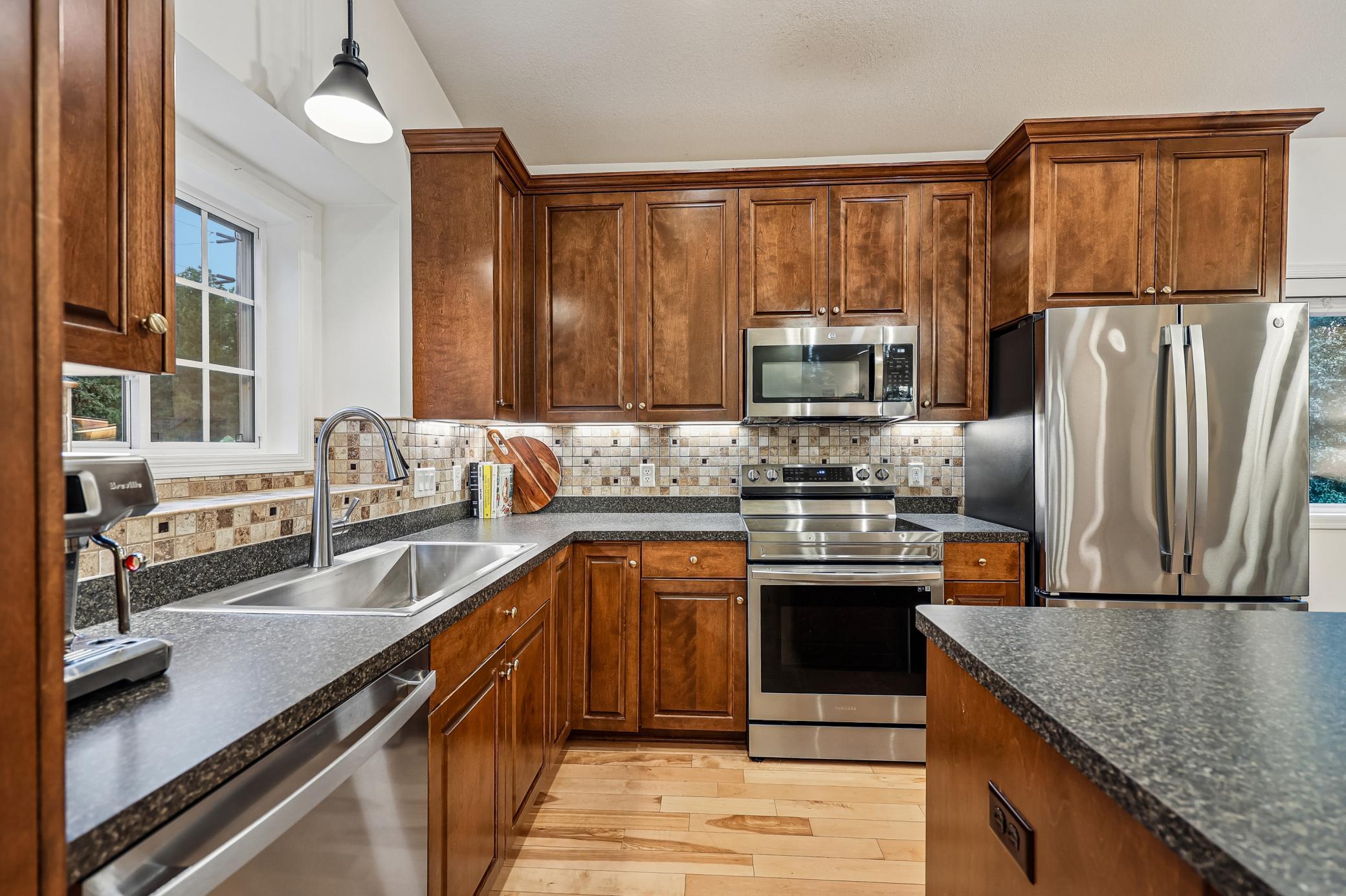 Upstairs - Kitchen (3).jpg