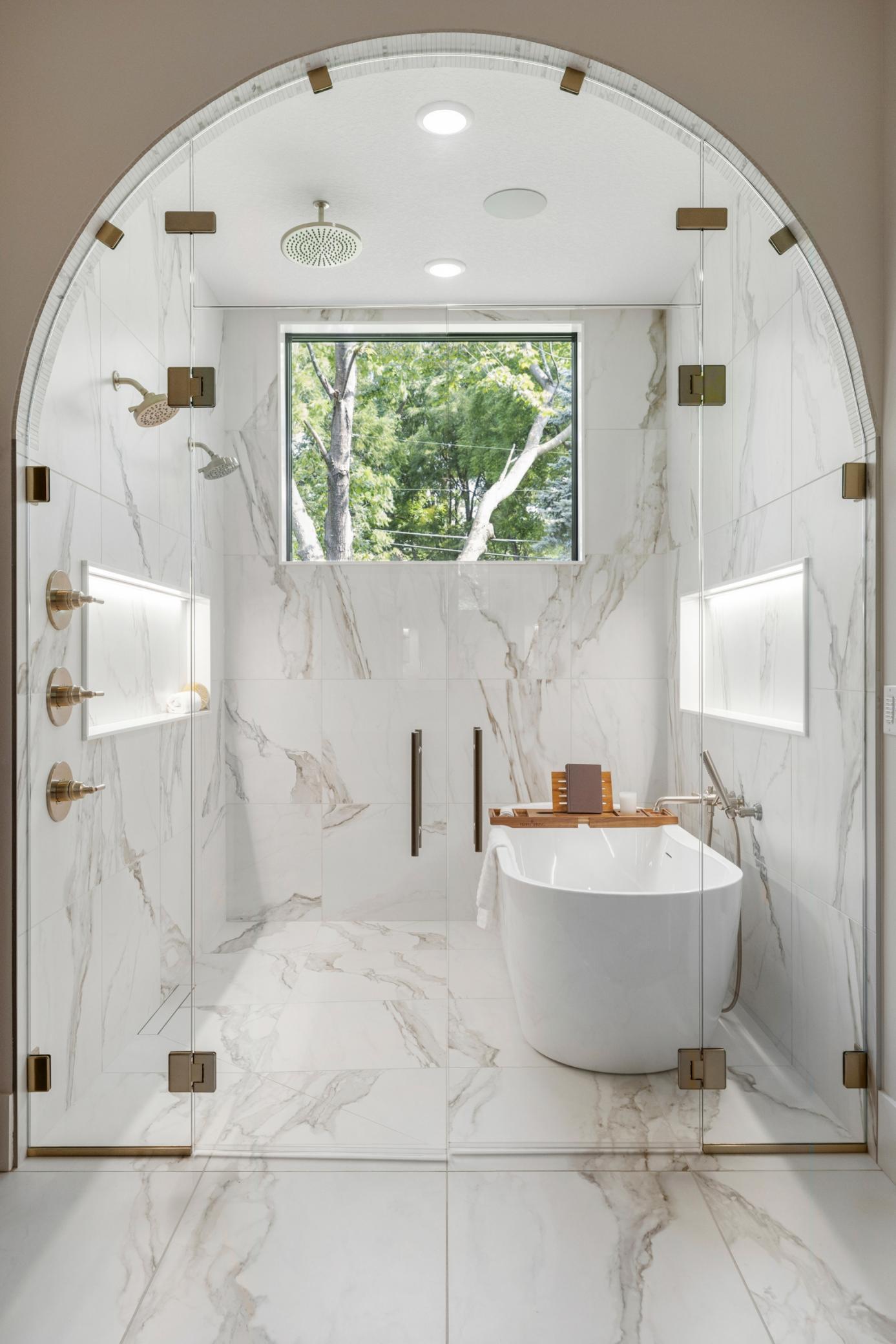 Primary Ensuite Bath/ Wet room - Shower & Soaking Tub