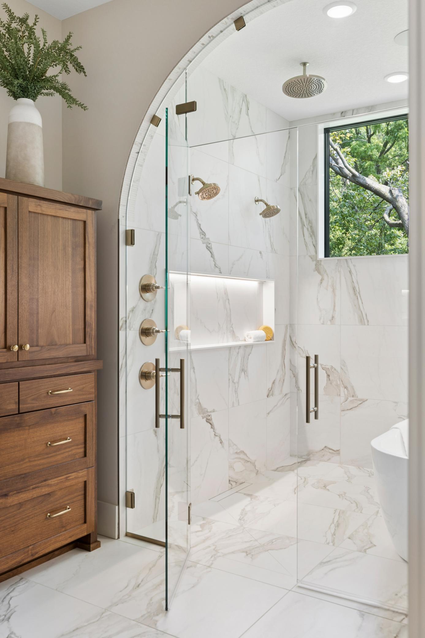 Primary Ensuite Bath/ Wet room - Shower & Soaking Tub