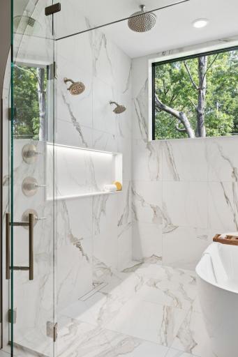 Primary Ensuite Bath/ Wet room - Shower & Soaking Tub