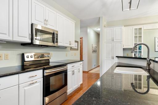 1565 Dell Place, Owatonna, MN 55060