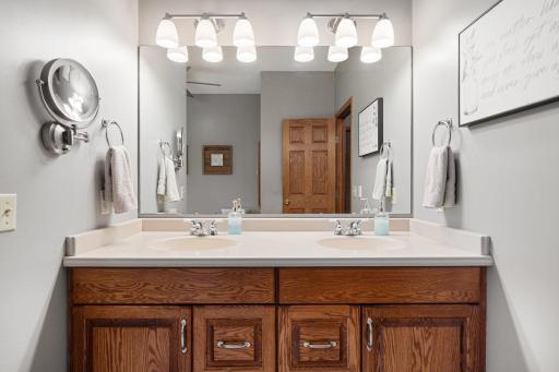 1565 Dell Place, Owatonna, MN 55060