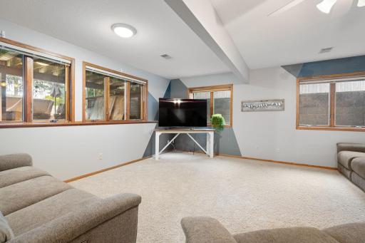 1565 Dell Place, Owatonna, MN 55060