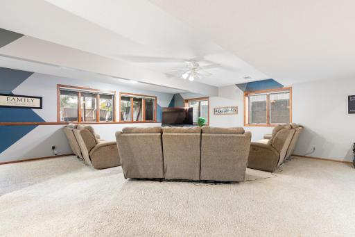 1565 Dell Place, Owatonna, MN 55060