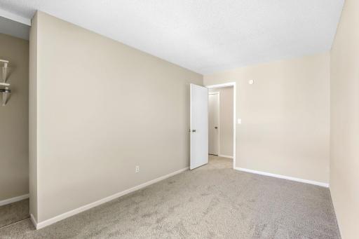 1207 Trailwood S, Hopkins, MN 55343