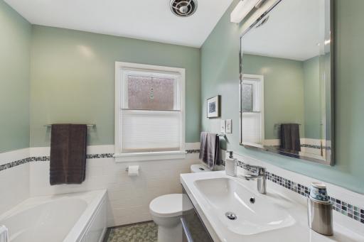 1786 Saunders Avenue, Saint Paul, MN 55116