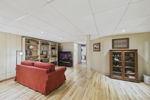 1786 Saunders Avenue, Saint Paul, MN 55116