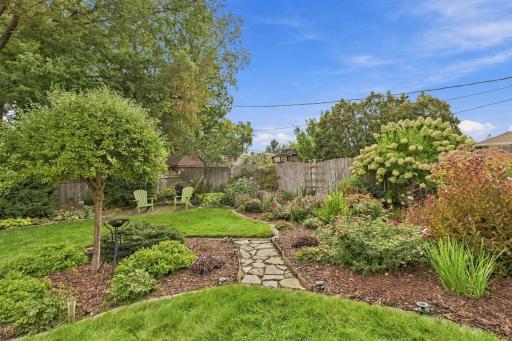 23-print-Exteriors_1786_W_Saunders_Ave_024.jpg