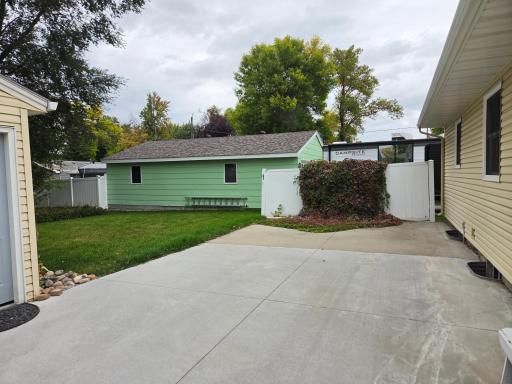 1445 18th Street S, Fargo, ND 58103