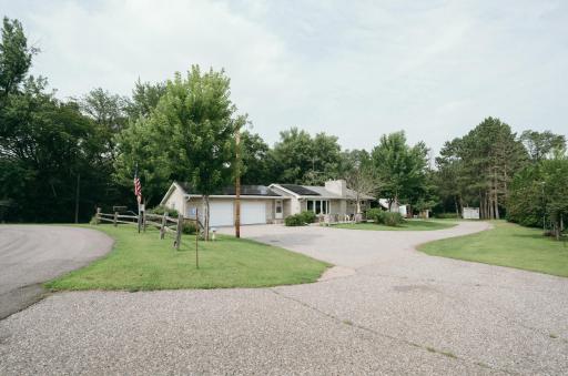 5173 Shadowwood Drive NE, Sauk Rapids, MN 56379