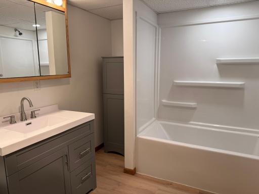 5173 Shadowwood Drive NE, Sauk Rapids, MN 56379