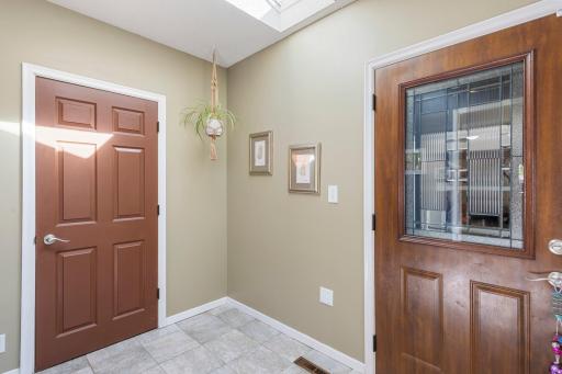 2508 W 140th Street, Burnsville, MN 55337