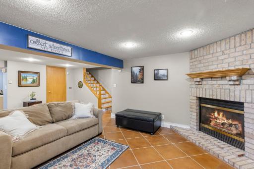 2508 W 140th Street, Burnsville, MN 55337