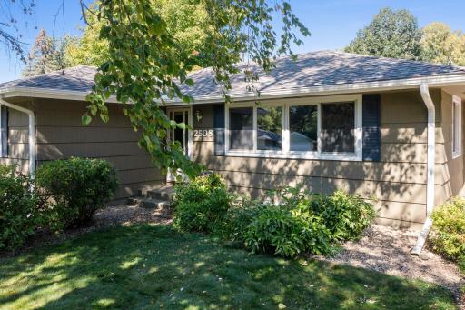 2508 W 140th Street, Burnsville, MN 55337
