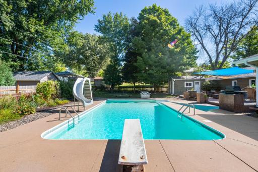 2508 W 140th Street, Burnsville, MN 55337