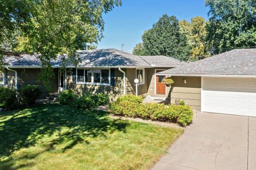 2508 W 140th Street, Burnsville, MN 55337