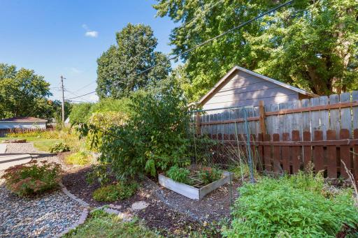 2508 W 140th Street, Burnsville, MN 55337