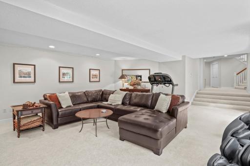 9340 W Bush Lake Road, Bloomington, MN 55438