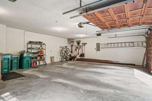 9340 W Bush Lake Road, Bloomington, MN 55438