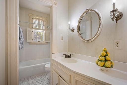 221 8th Street W, Hastings, MN 55033