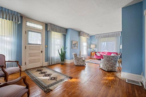221 8th Street W, Hastings, MN 55033