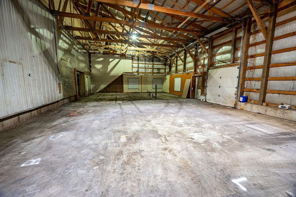 Multiple overhead doors