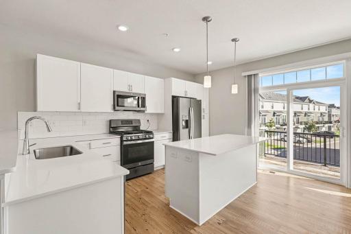 7528 38th Street N, Oakdale, MN 55128