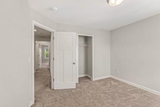 7528 38th Street N, Oakdale, MN 55128