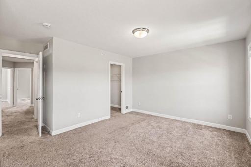 7528 38th Street N, Oakdale, MN 55128