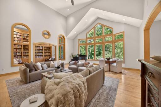 4400 Ettenmoor Lane SW, Rochester, MN 55902