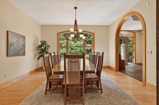 4400 Ettenmoor Lane SW, Rochester, MN 55902