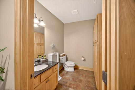4400 Ettenmoor Lane SW, Rochester, MN 55902