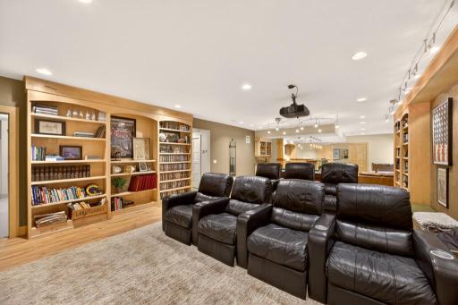 4400 Ettenmoor Lane SW, Rochester, MN 55902