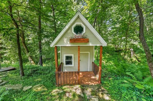 4400 Ettenmoor Lane SW, Rochester, MN 55902