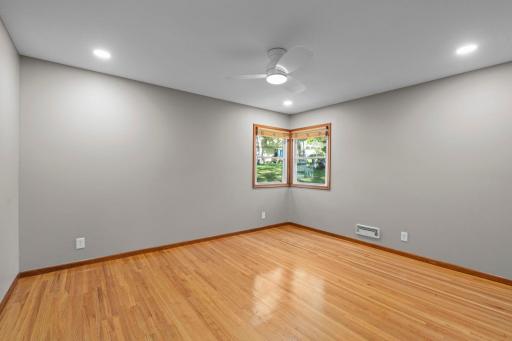 2413 W 107th Street, Bloomington, MN 55431