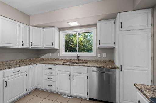 2413 W 107th Street, Bloomington, MN 55431