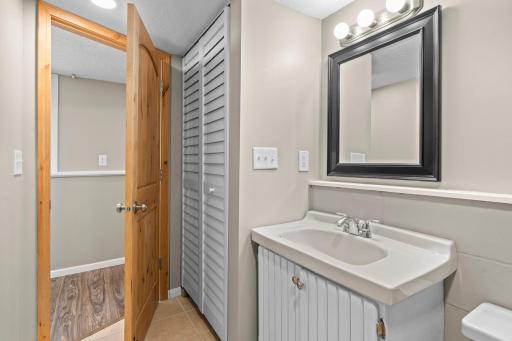 2413 W 107th Street, Bloomington, MN 55431